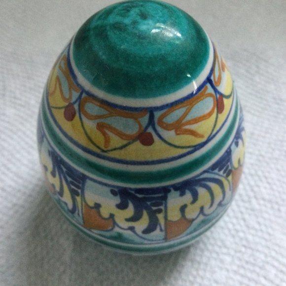 Hand-painted ceramic egg egg-shaped paperweight made in Italy - Picture 5 of 6